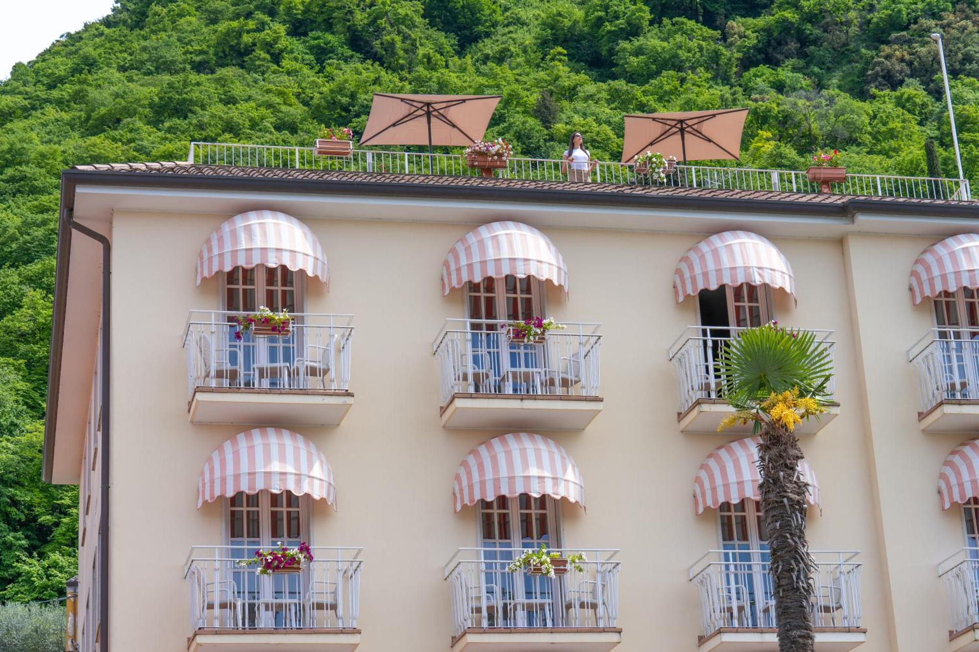 גארדה Hotel Conca D'Oro ***S מראה חיצוני תמונה